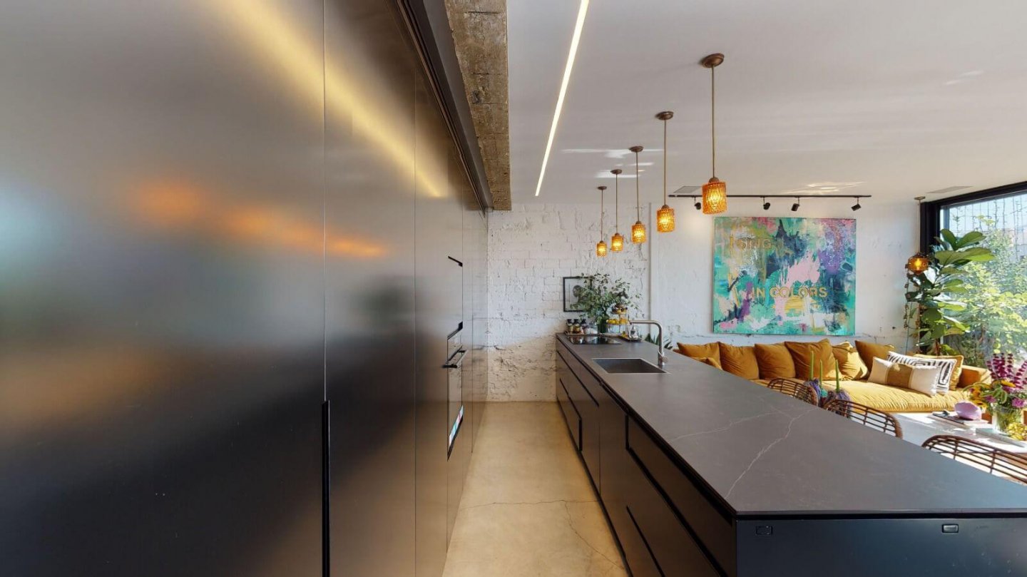 למכירה פנטהאוז מעוצב דקת הליכה מהבימה ודיזינגוף סנטר