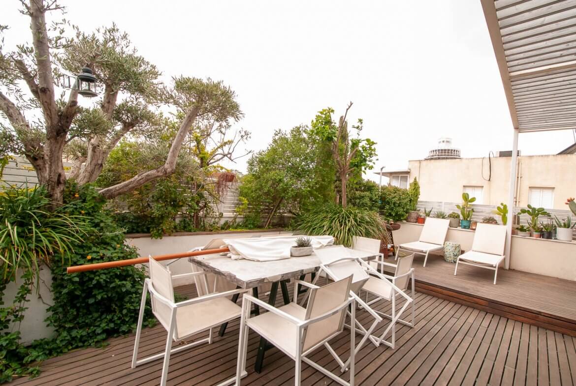 למכירה דירת גג מרווחת ממרכז תל אביב