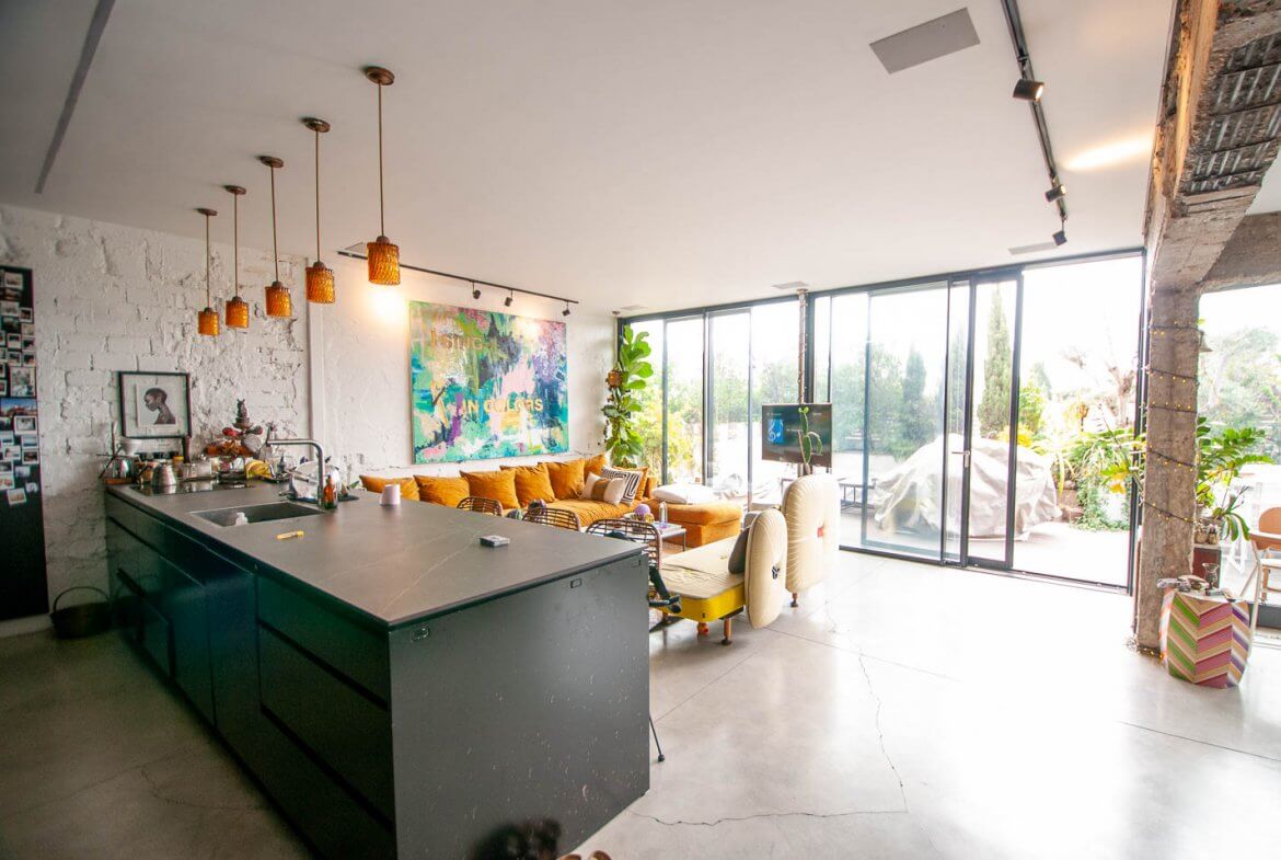 למכירה פנטהאוז מעוצב דקת הליכה מהבימה ודיזינגוף סנטר